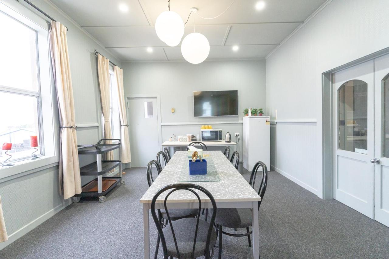 Railway Hotel Winton ภายนอก รูปภาพ